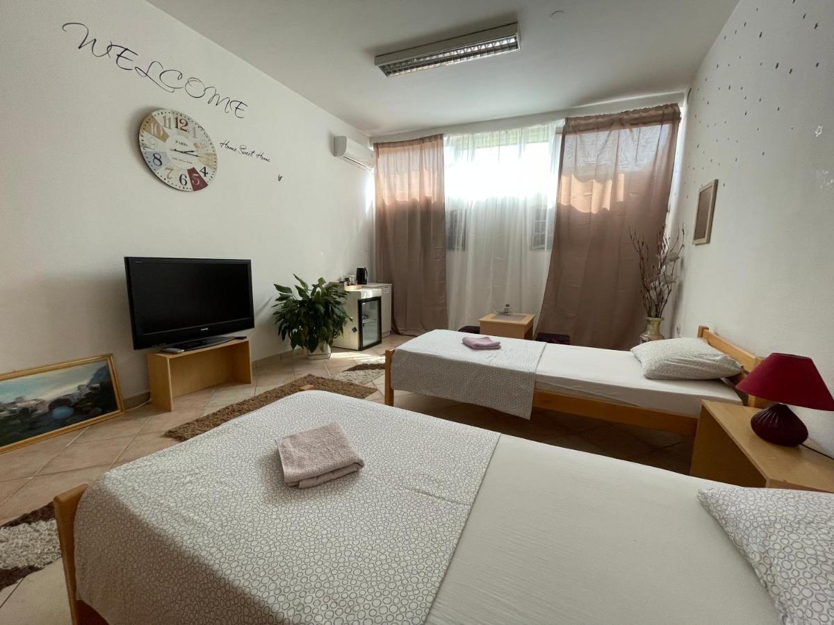 Rooms Deny Mostar Buitenkant foto